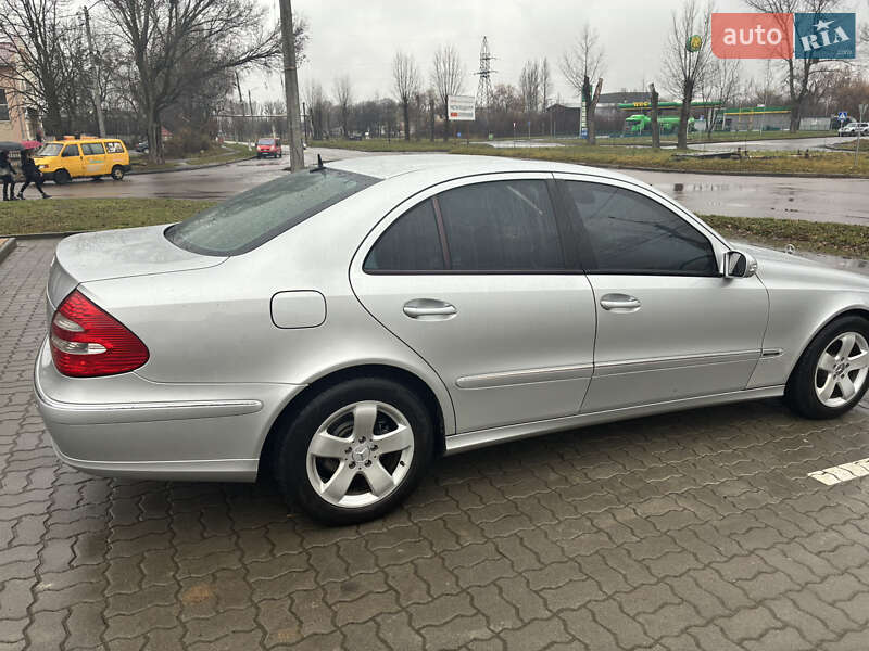 Седан Mercedes-Benz E-Class 2004 в Калуші