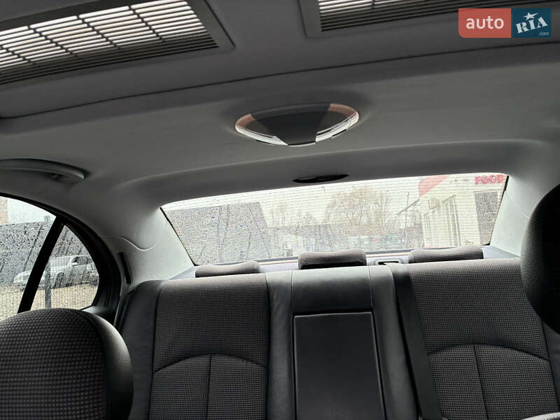 Седан Mercedes-Benz E-Class 2004 в Калуші