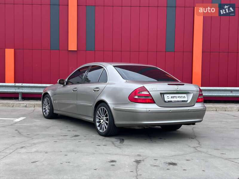 Седан Mercedes-Benz E-Class 2003 в Києві