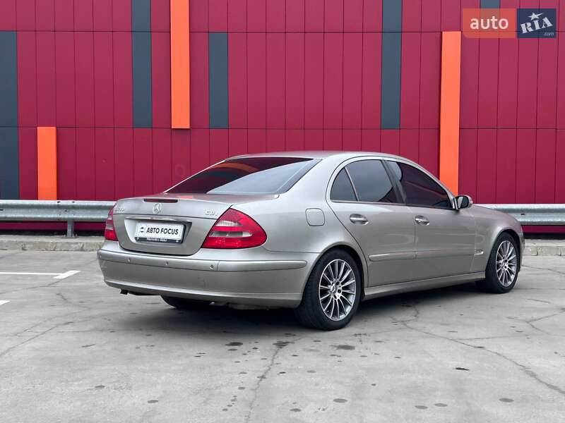 Седан Mercedes-Benz E-Class 2003 в Києві
