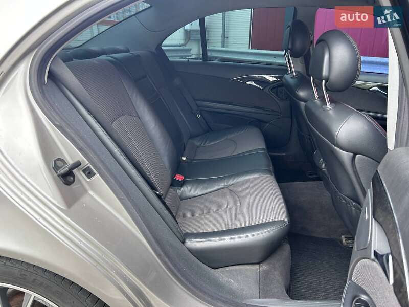 Седан Mercedes-Benz E-Class 2003 в Києві