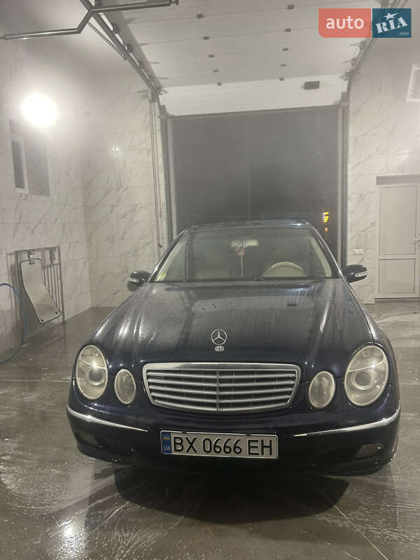 Mercedes-Benz E-Class 2002 Mercedes-Benz E-Class 2002