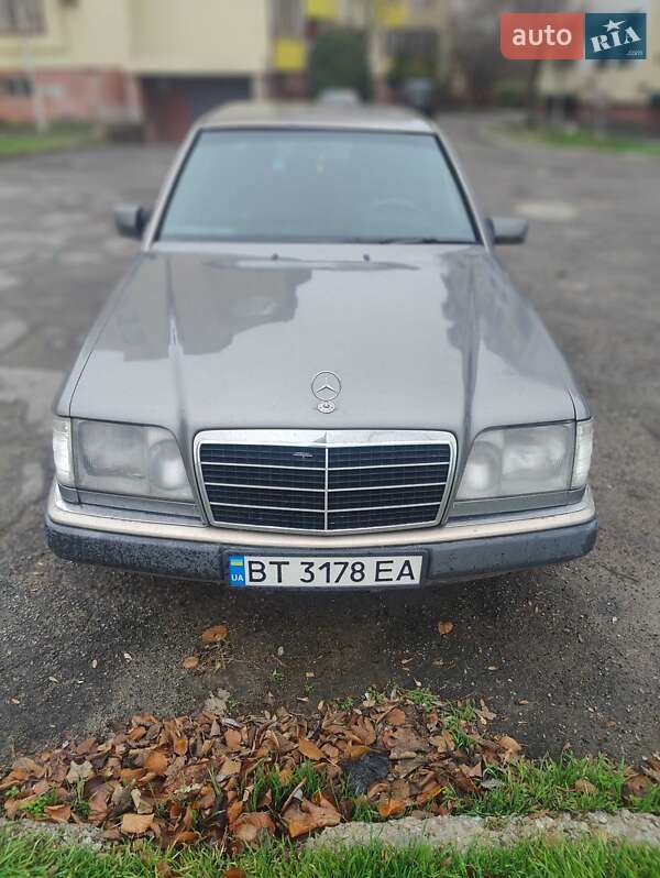Mercedes-Benz E-Class 1992