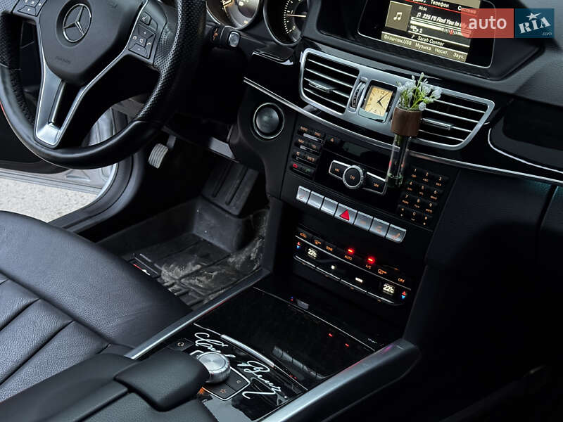 Седан Mercedes-Benz E-Class 2015 в Львові