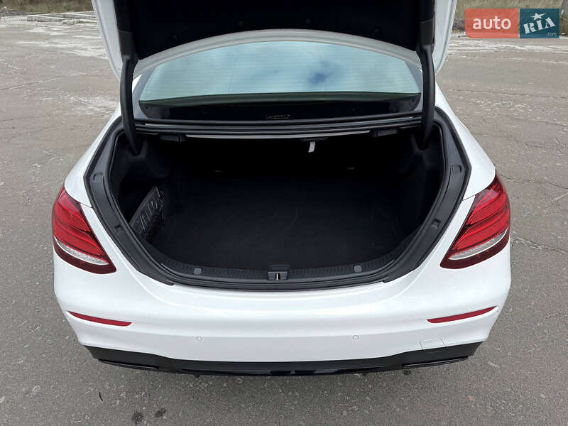 Седан Mercedes-Benz E-Class 2020 в Києві