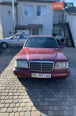 Седан Mercedes-Benz E-Class 1995 в Львові