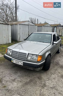 Седан Mercedes-Benz E-Class 1985 в Кременчуці