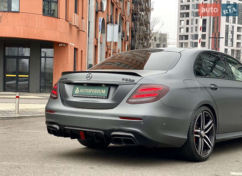 Седан Mercedes-Benz E-Class 2018 в Києві