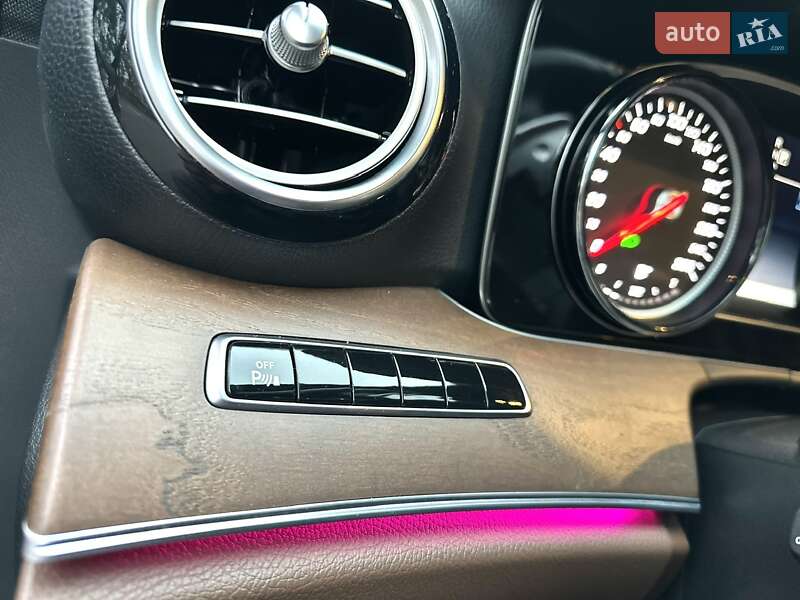 Седан Mercedes-Benz E-Class 2018 в Києві