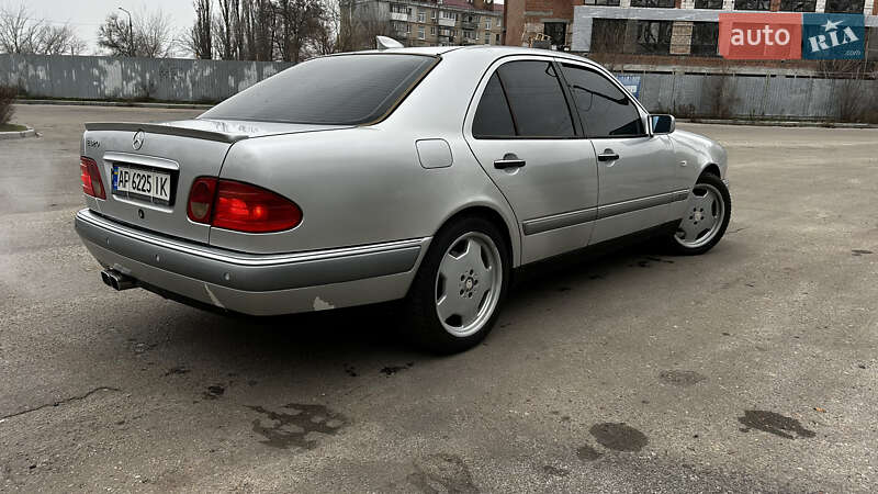 Седан Mercedes-Benz E-Class 1999 в Запоріжжі