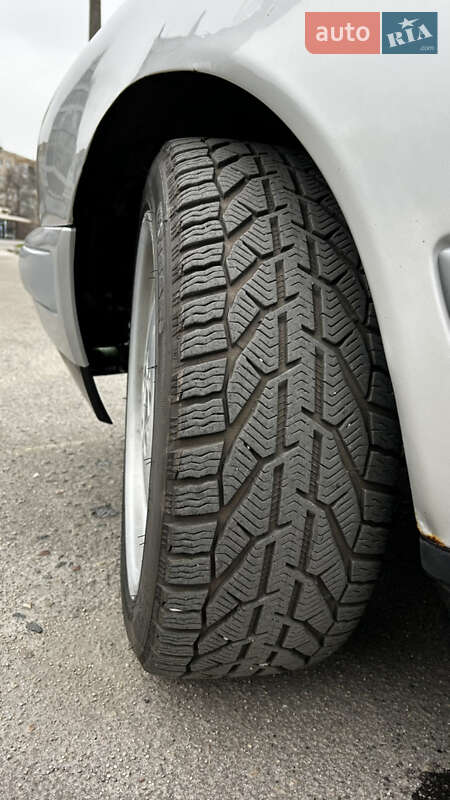 Седан Mercedes-Benz E-Class 1999 в Запоріжжі