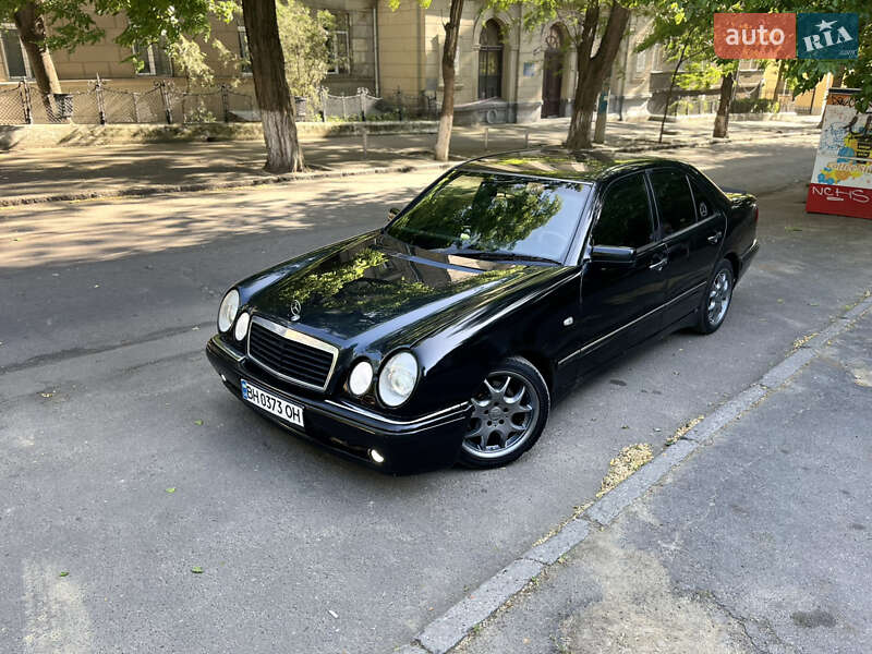 Седан Mercedes-Benz E-Class 1997 в Одессе