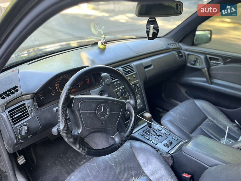Седан Mercedes-Benz E-Class 1997 в Одессе