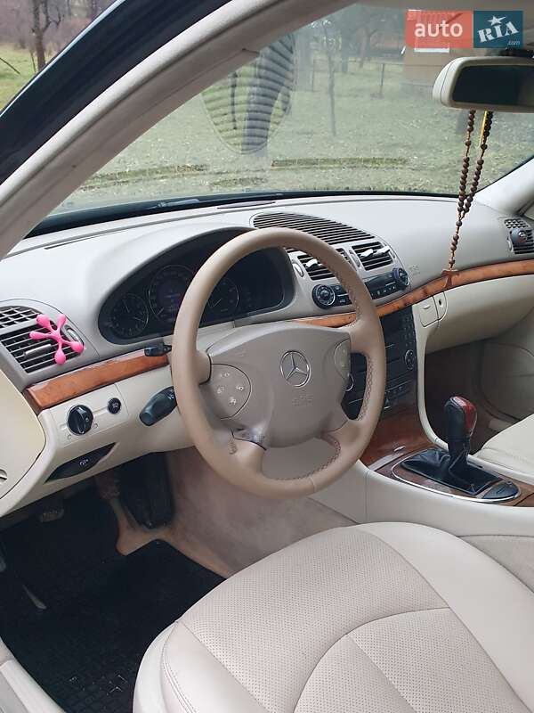 Седан Mercedes-Benz E-Class 2003 в Косове фото 33 Седан Mercedes-Benz E-Class 2003 в Косове