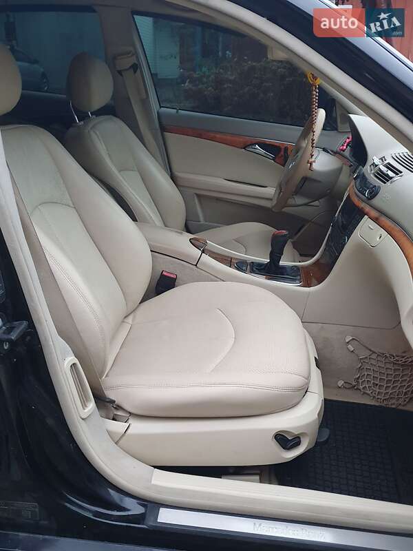Седан Mercedes-Benz E-Class 2003 в Косове фото 40 Седан Mercedes-Benz E-Class 2003 в Косове