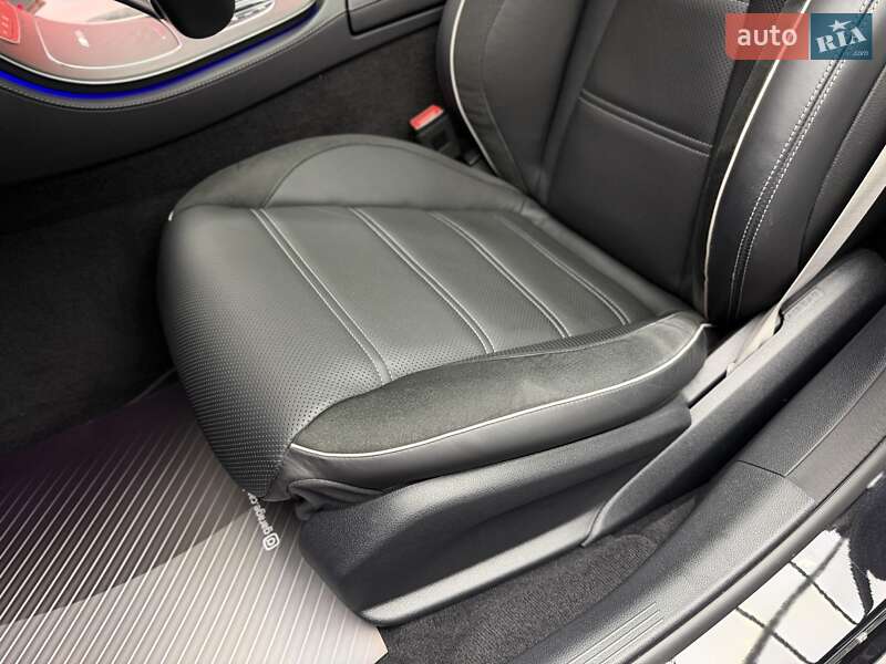 Седан Mercedes-Benz E-Class 2021 в Києві