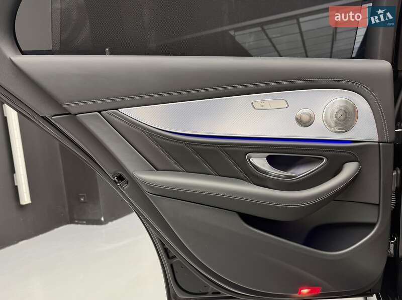 Седан Mercedes-Benz E-Class 2021 в Києві