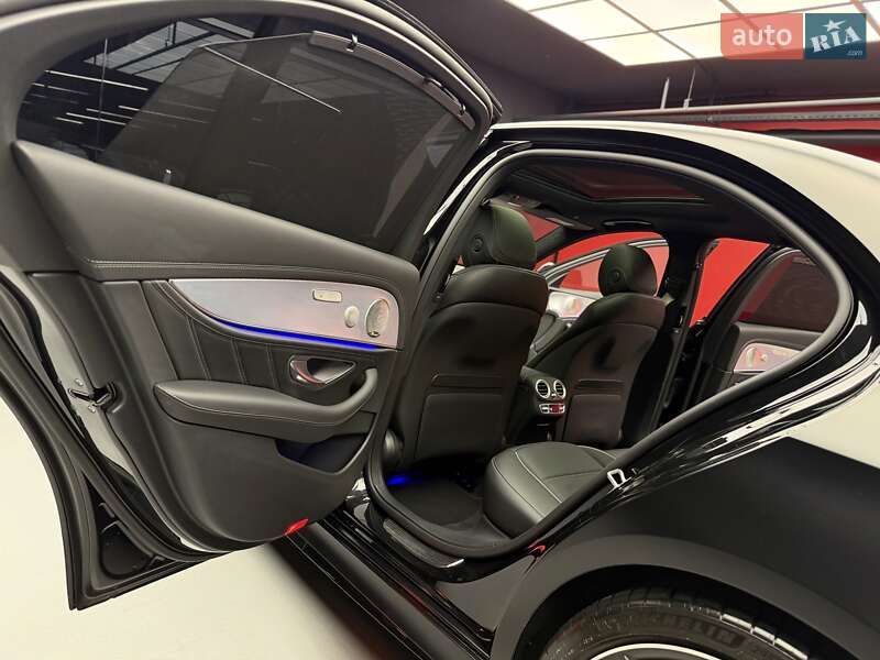 Седан Mercedes-Benz E-Class 2021 в Києві