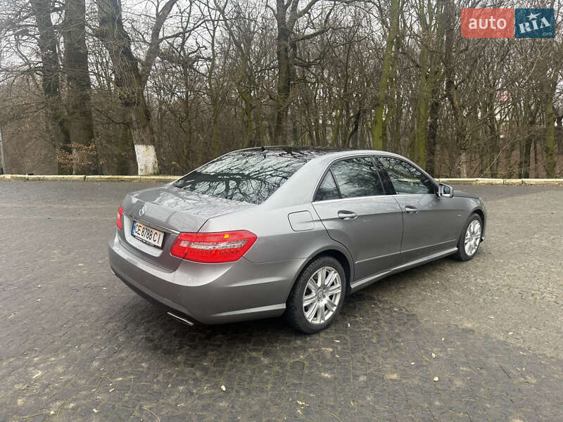 Седан Mercedes-Benz E-Class 2009 в Чернівцях