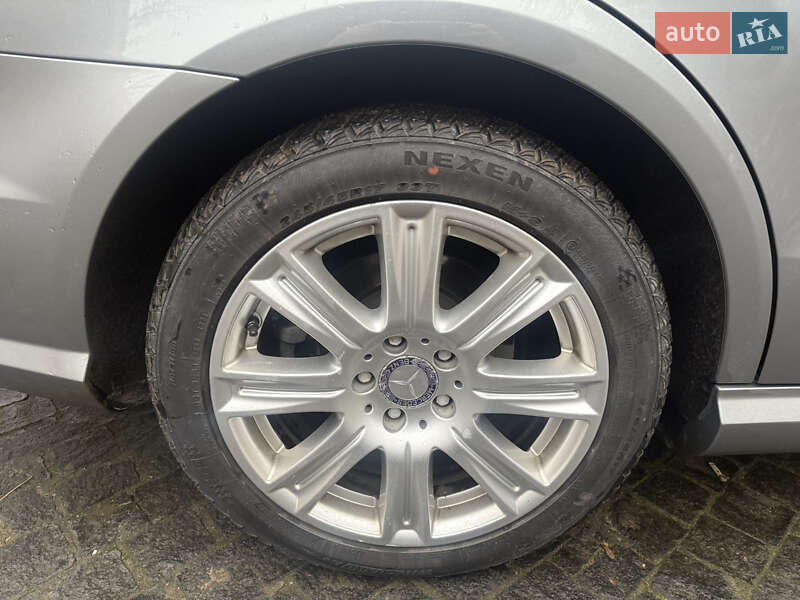 Седан Mercedes-Benz E-Class 2009 в Чернівцях