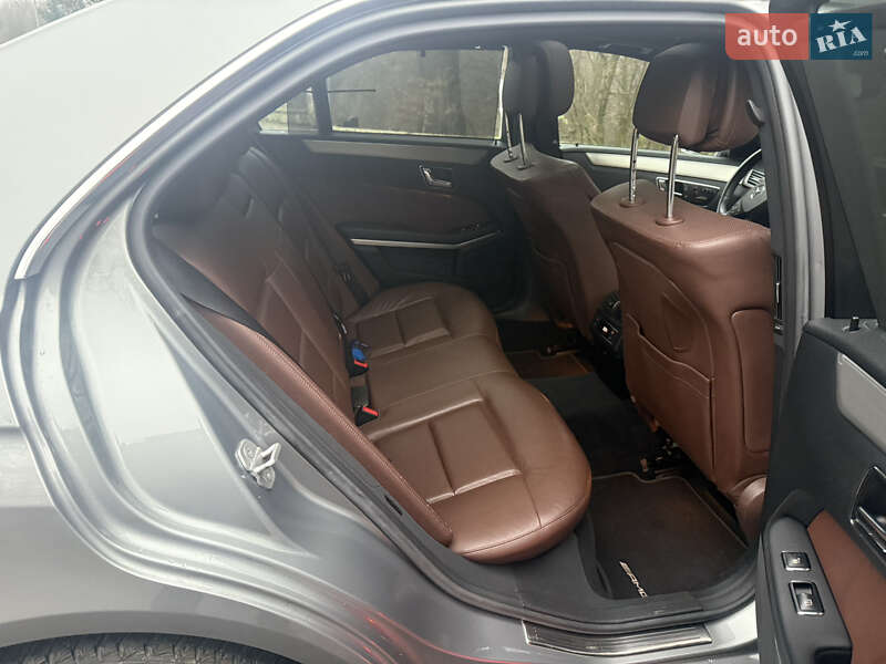 Седан Mercedes-Benz E-Class 2009 в Чернівцях