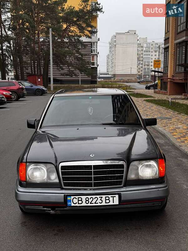 Седан Mercedes-Benz E-Class 1994 в Чернигове