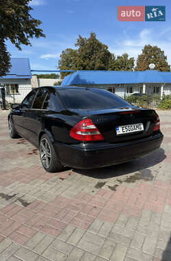 Седан Mercedes-Benz E-Class 2004 в Запорожье