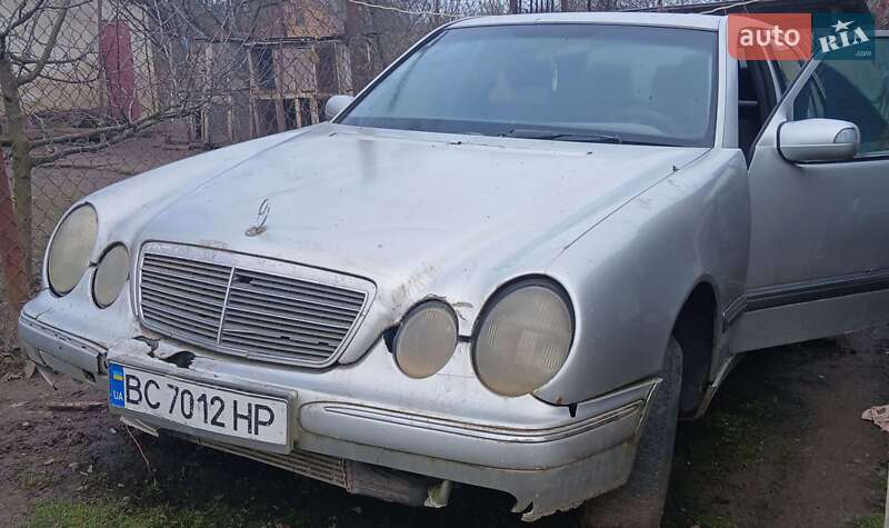 Седан Mercedes-Benz E-Class 2001 в Львове