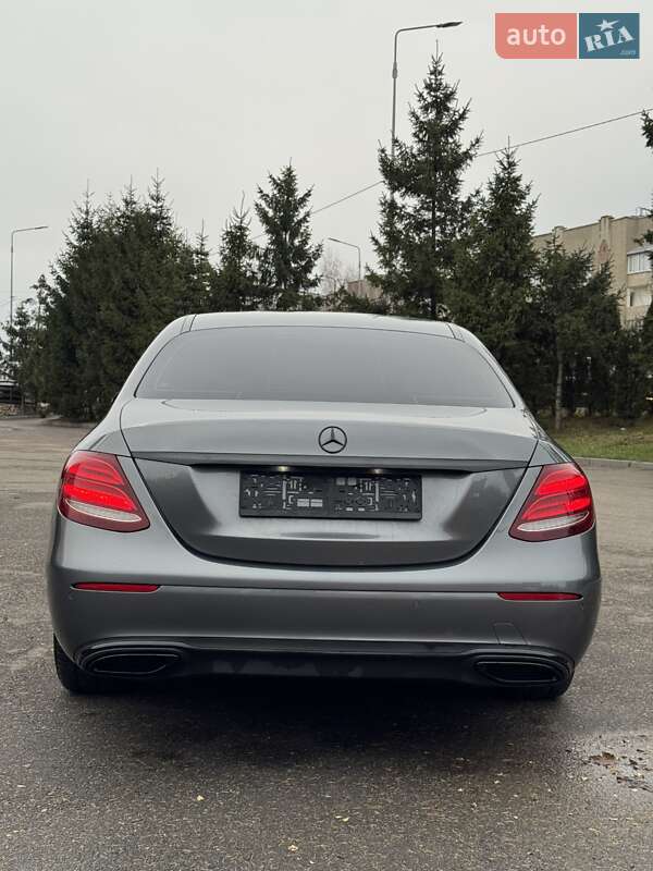 Седан Mercedes-Benz E-Class 2016 в Тернополе