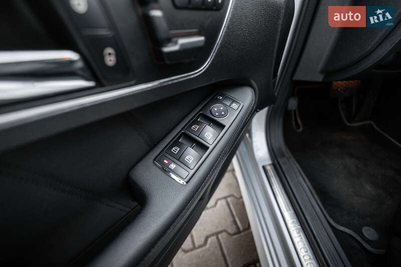 Седан Mercedes-Benz E-Class 2009 в Львове