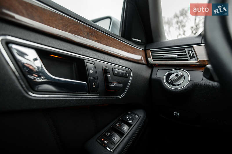 Седан Mercedes-Benz E-Class 2009 в Львове