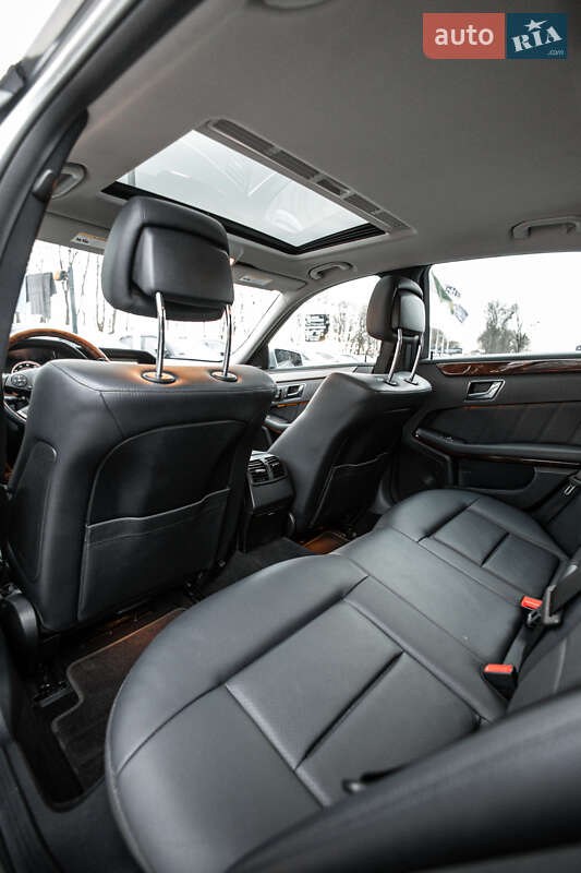 Седан Mercedes-Benz E-Class 2009 в Львове