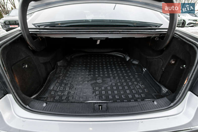 Седан Mercedes-Benz E-Class 2009 в Львове