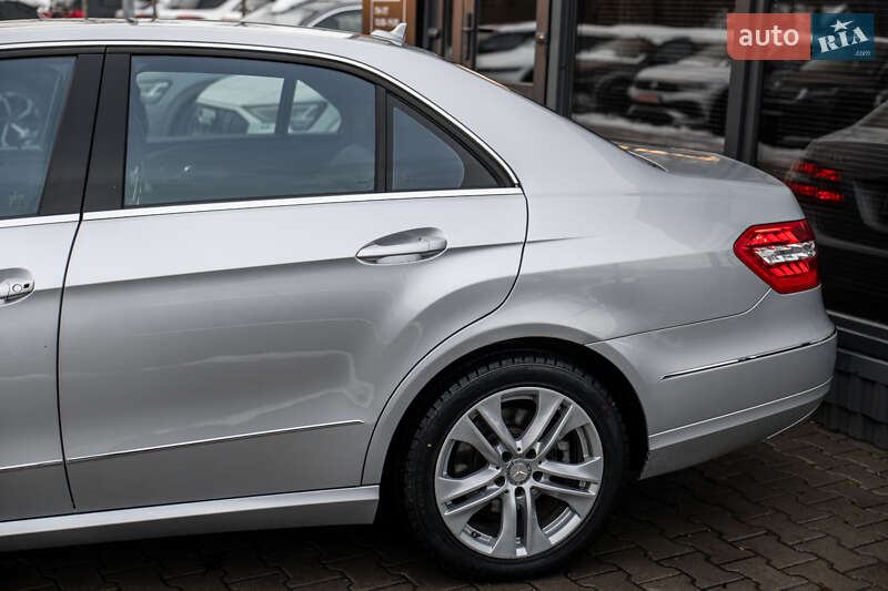 Седан Mercedes-Benz E-Class 2009 в Львове