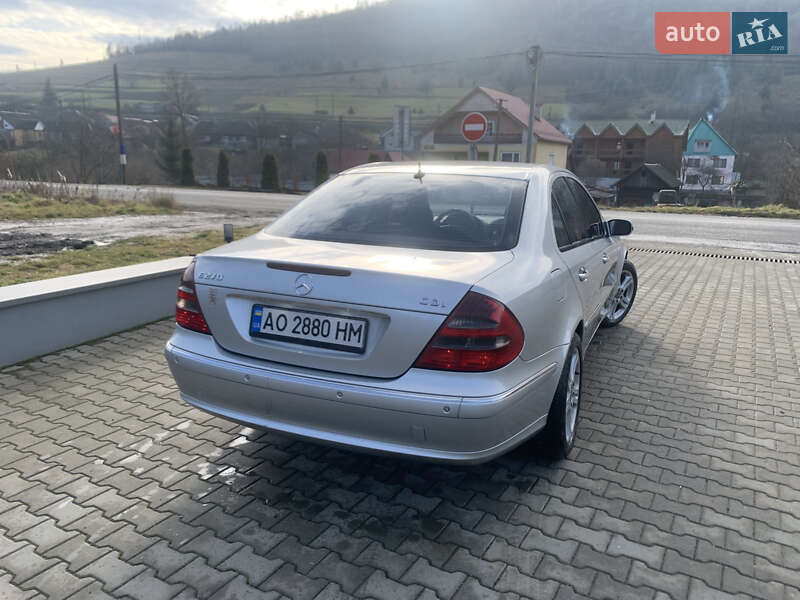Седан Mercedes-Benz E-Class 2003 в Сваляве