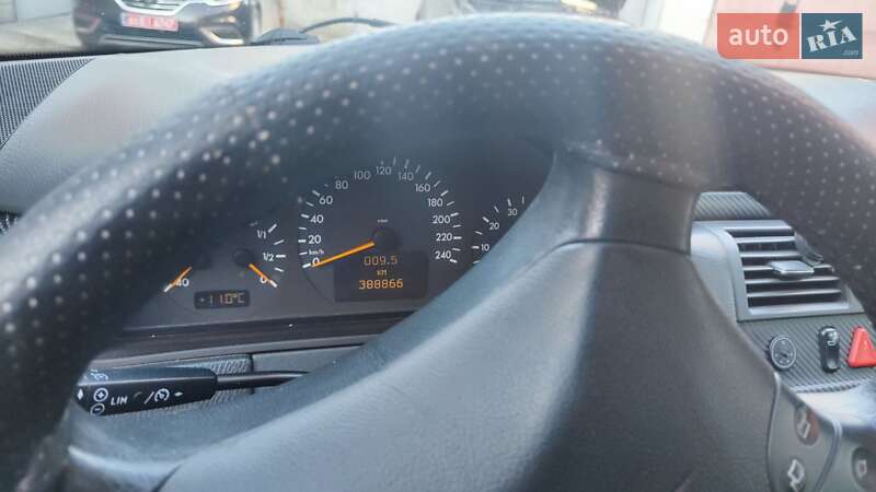 Седан Mercedes-Benz E-Class 2000 в Новояворовске