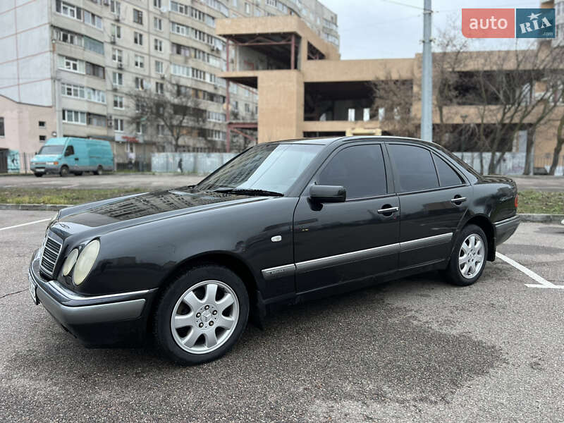 Седан Mercedes-Benz E-Class 1998 в Харькове