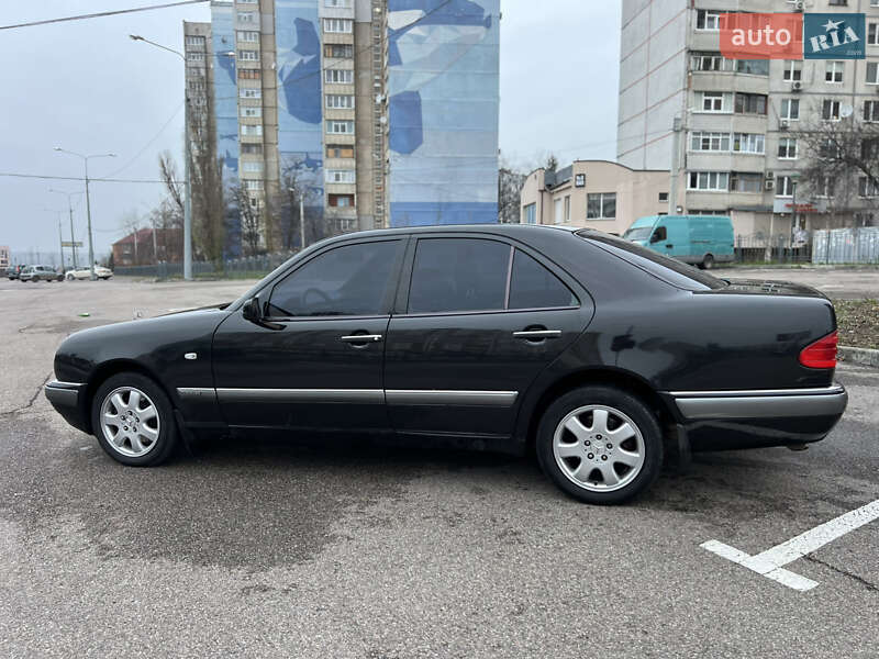 Седан Mercedes-Benz E-Class 1998 в Харькове