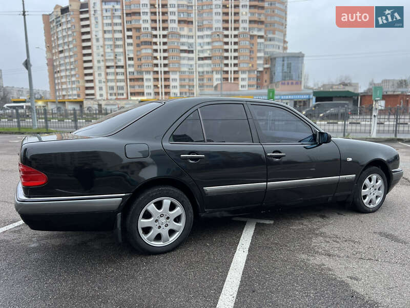 Седан Mercedes-Benz E-Class 1998 в Харькове
