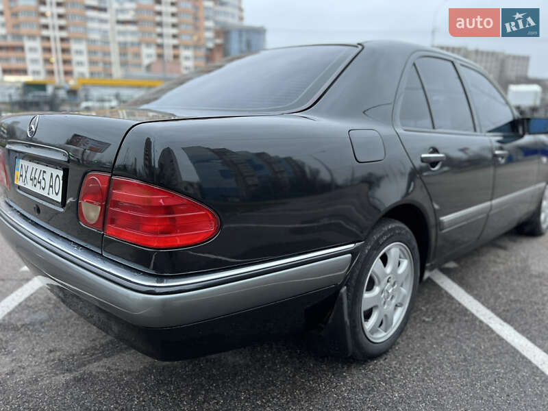Седан Mercedes-Benz E-Class 1998 в Харькове