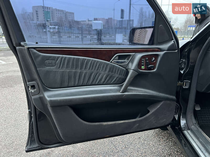 Седан Mercedes-Benz E-Class 1998 в Харькове