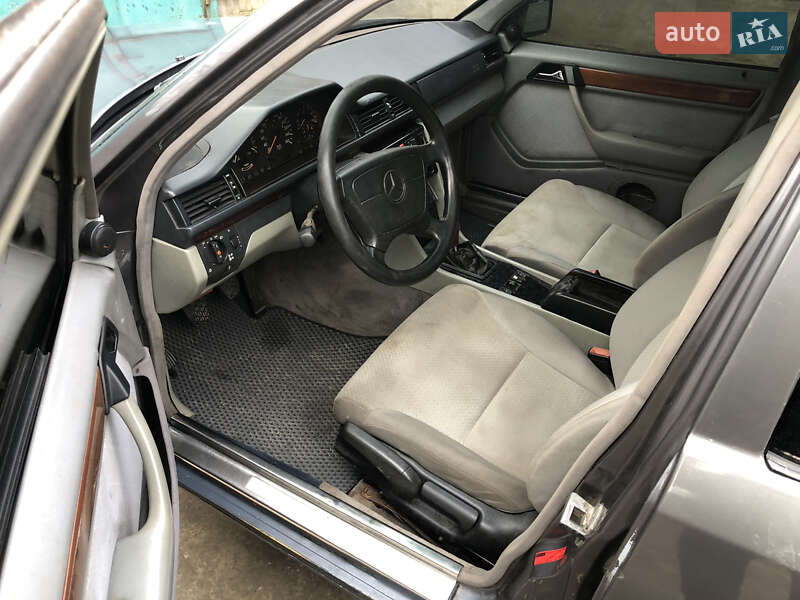 Седан Mercedes-Benz E-Class 1994 в Богодухіву фото 9 Седан Mercedes-Benz E-Class 1994 в Богодухіву