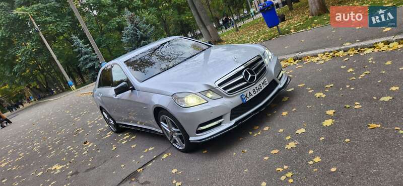 Седан Mercedes-Benz E-Class 2011 в Киеве