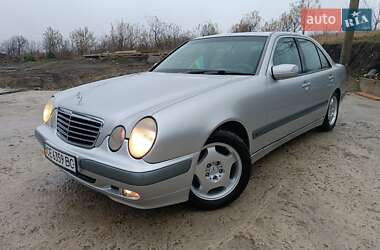 Седан Mercedes-Benz E-Class 2001 в Черновцах