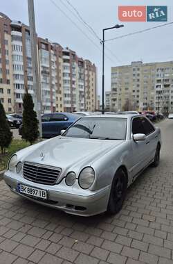 Седан Mercedes-Benz E-Class 2000 в Львові