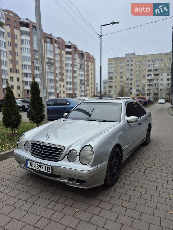 Седан Mercedes-Benz E-Class 2000 в Львові
