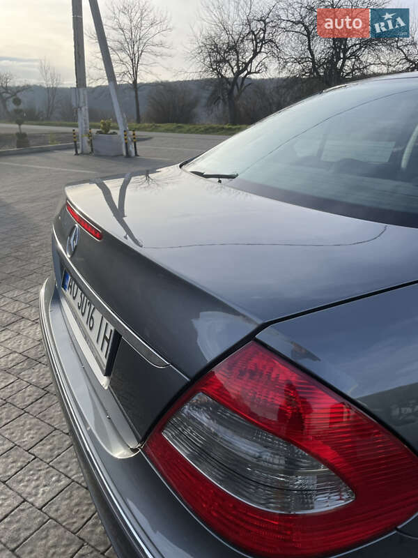 Седан Mercedes-Benz E-Class 2008 в Ужгороді