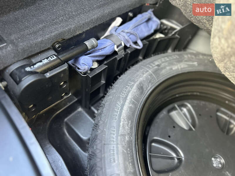 Седан Mercedes-Benz E-Class 2008 в Ужгороді