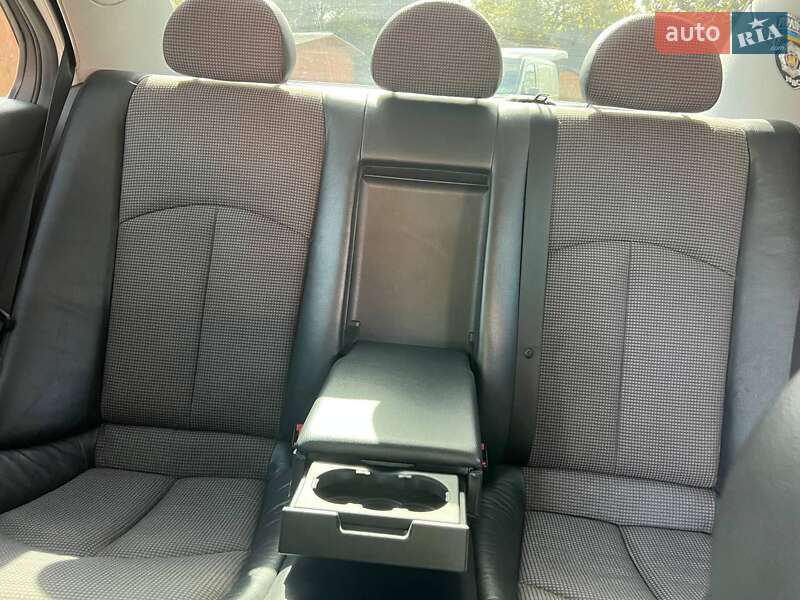 Седан Mercedes-Benz E-Class 2005 в Самборі фото 25 Седан Mercedes-Benz E-Class 2005 в Самборі