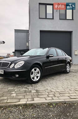 Седан Mercedes-Benz E-Class 2005 в Виноградові
